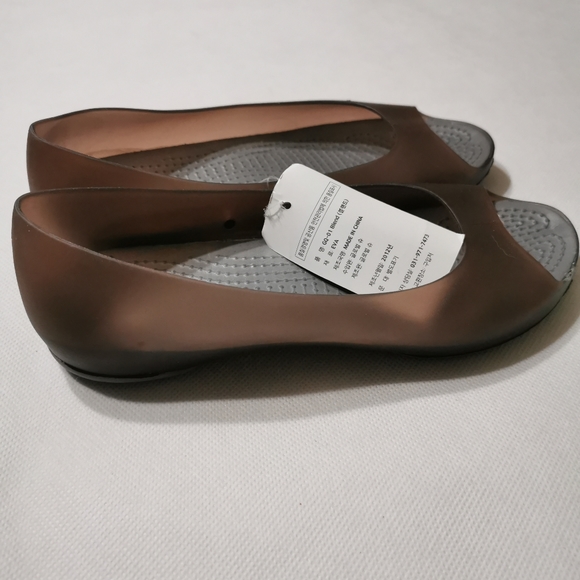 Brand New Sandals - Picture 3 of 9